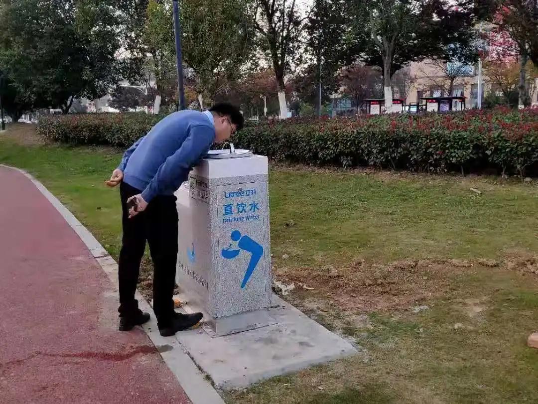 公共直飲機(jī)正確使用示范