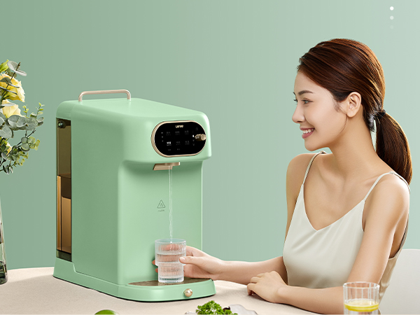 Anytime & Anywhere / Filtering & Drinking / Simple & Interesting